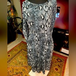 Long sleeve dress with pockets